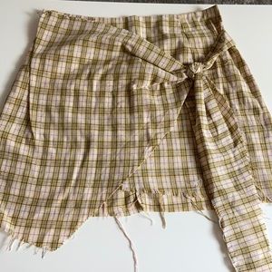 Trendy distressed Plaid skirt